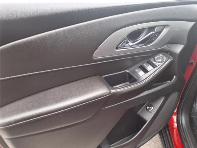 Photo of 2022 Red Chevrolet Traverse