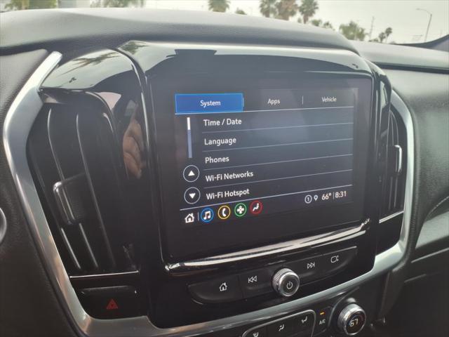 Photo of 2022 Red Chevrolet Traverse