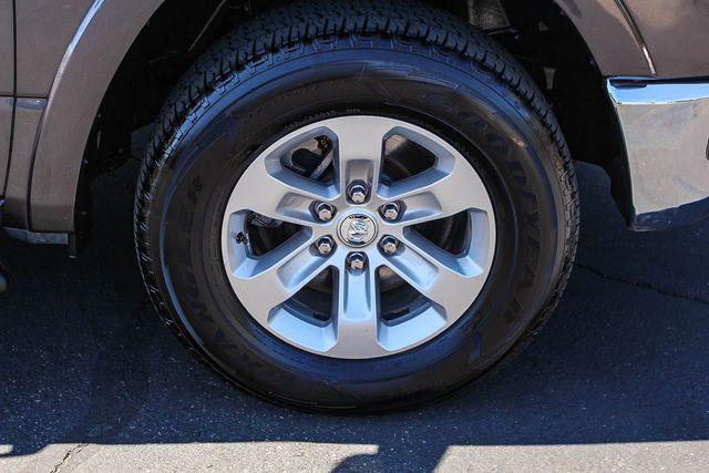 Photo of 2019 Diamond Black Crystal Pearlcoat RAM 1500