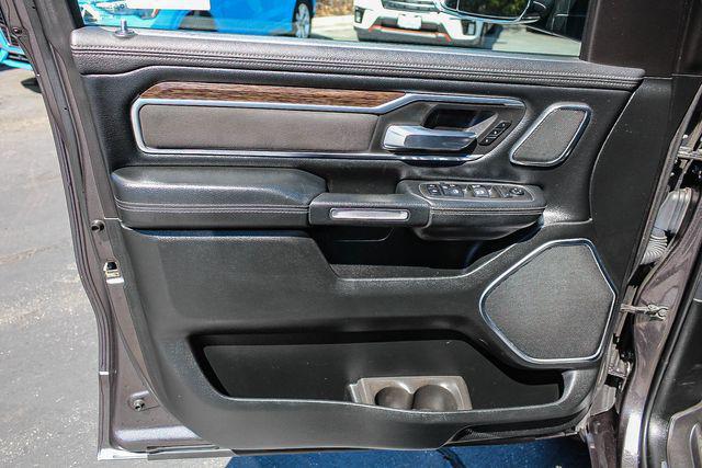 Photo of 2019 Diamond Black Crystal Pearlcoat RAM 1500