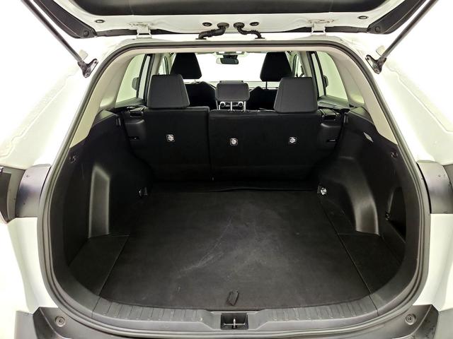 Photo of 2021 White Toyota RAV4