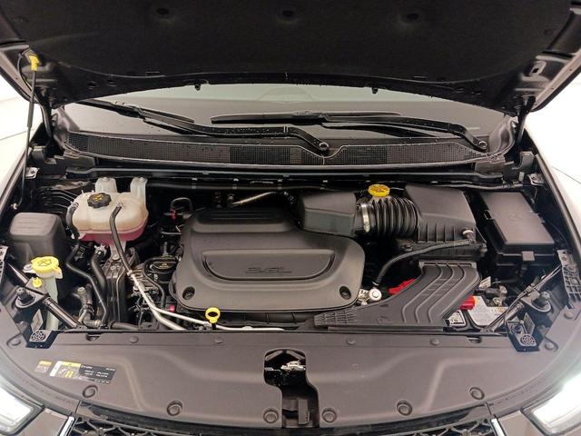Photo of 2022 Gray Chrysler Pacifica