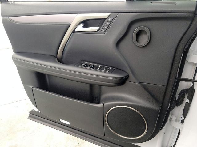 Photo of 2022 White Lexus RX 350