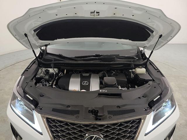 Photo of 2022 White Lexus RX 350