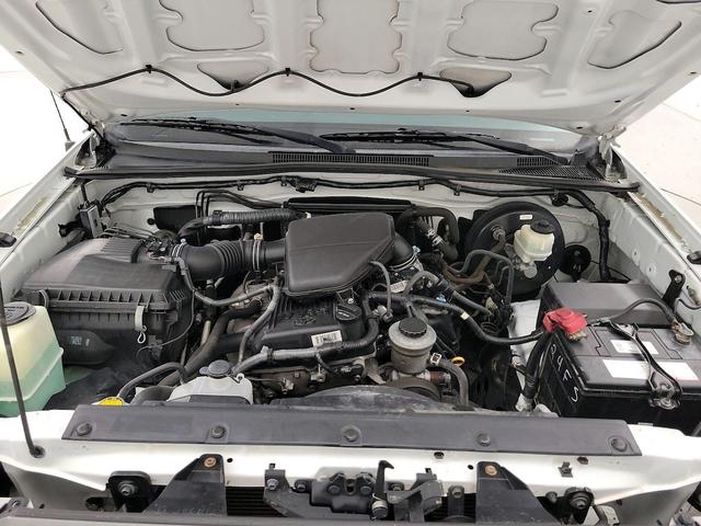 Photo of 2015 White Toyota Tacoma
