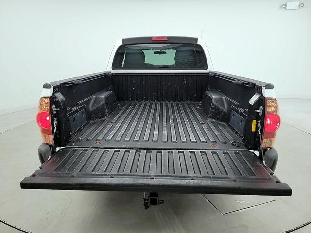 Photo of 2015 White Toyota Tacoma