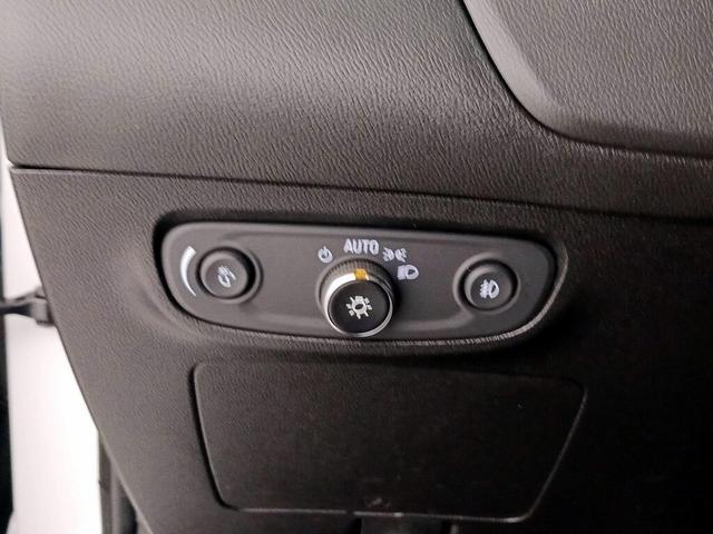 Photo of 2020 White Buick Encore GX