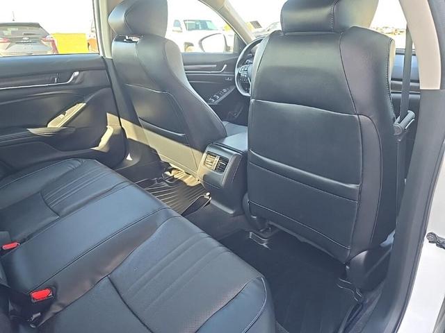 Photo of 2018 Platinum White Pearl Honda Accord