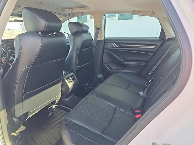 Photo of 2018 Platinum White Pearl Honda Accord