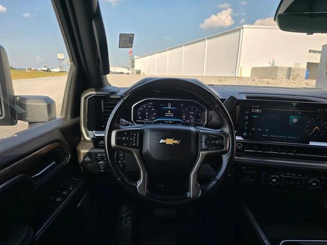 Photo of 2024 Iridescent Pearl Tricoat Chevrolet Silverado 3500