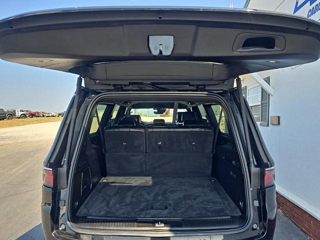 Photo of 2024 Diamond Black Crystal Pearlcoat Jeep Wagoneer L