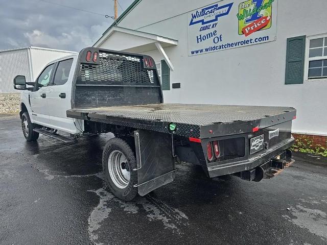 Photo of 2022 Oxford White Ford F-350