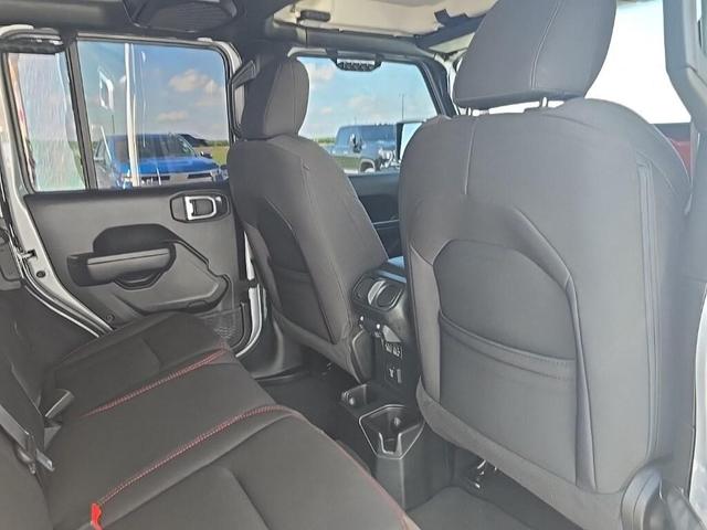 Photo of 2023 Silver Zynith Clearcoat Jeep Wrangler