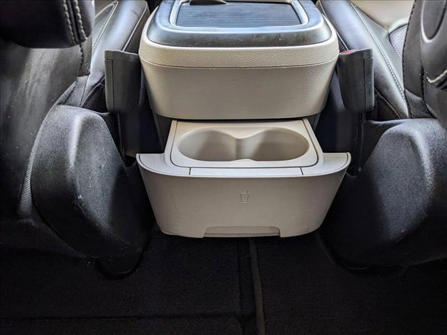 Photo of 2023 Silver Mist Clearcoat Chrysler Pacifica