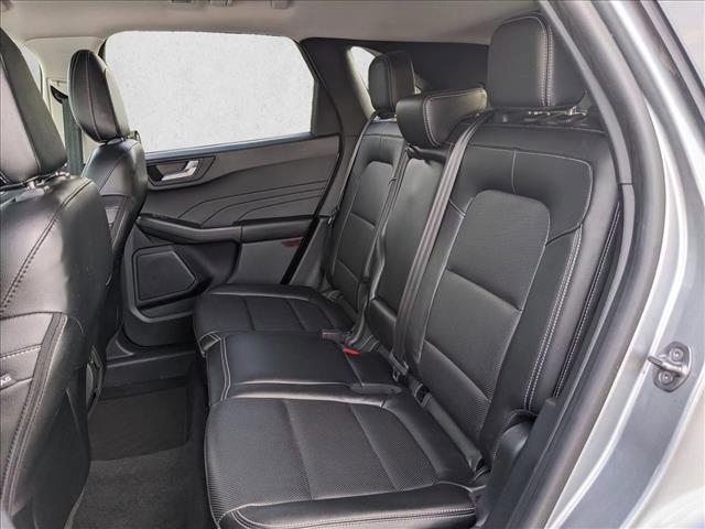 Photo of 2022 Iconic Silver Metallic Ford Escape