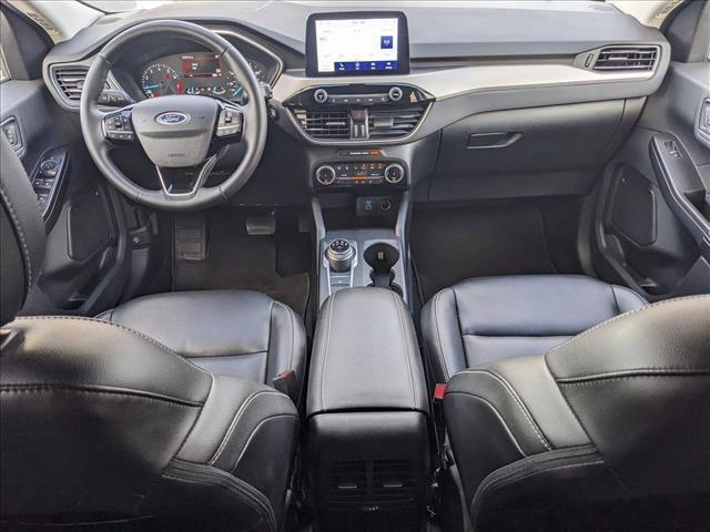 Photo of 2022 Iconic Silver Metallic Ford Escape