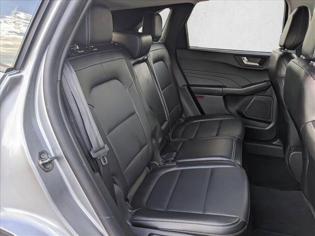 Photo of 2022 Iconic Silver Metallic Ford Escape