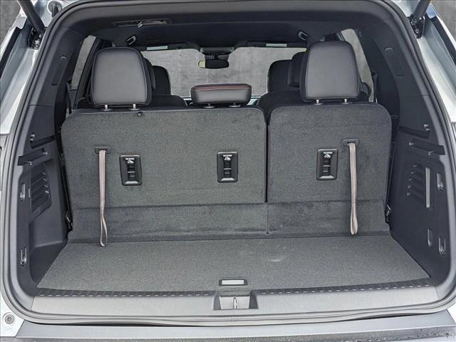 Photo of 2025 Sterling Gray Metallic Chevrolet Traverse