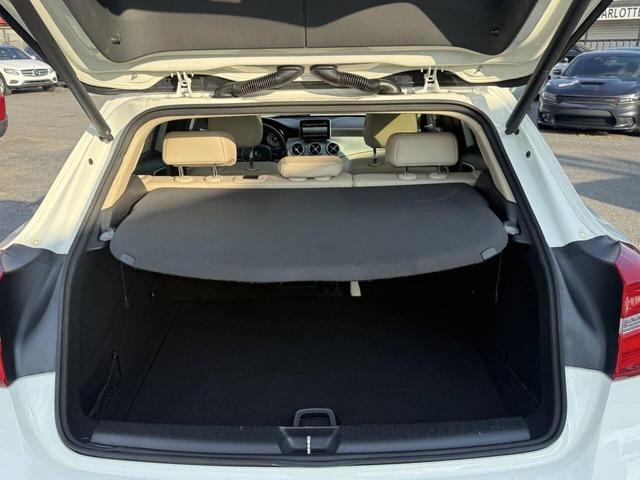 Photo of 2015 Off White Mercedes-Benz GLA-Class