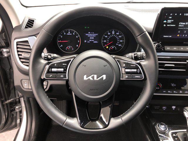 Photo of 2023 Steel Gray Kia Seltos
