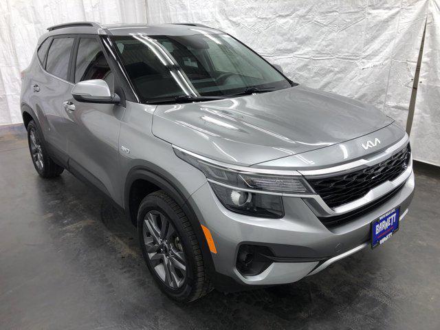 Photo of 2023 Steel Gray Kia Seltos