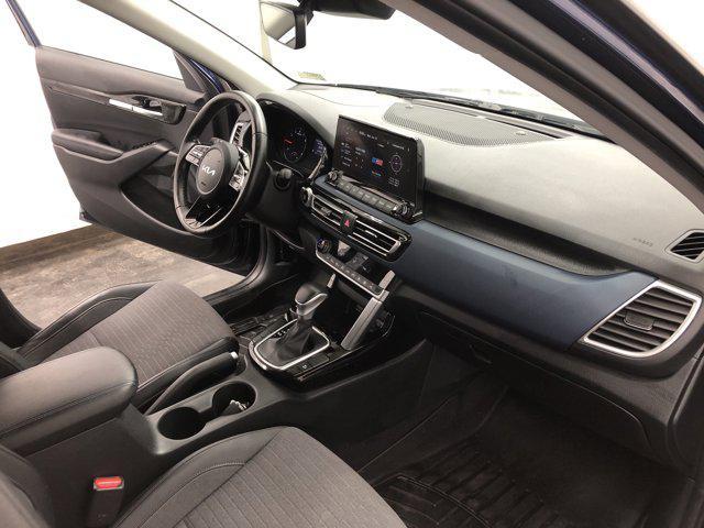 Photo of 2023 Dark Ocean Blue/White Roof Kia Seltos