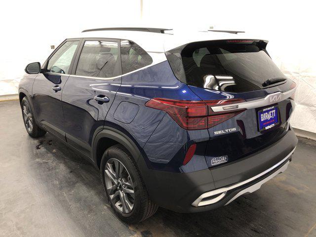 Photo of 2023 Dark Ocean Blue/White Roof Kia Seltos