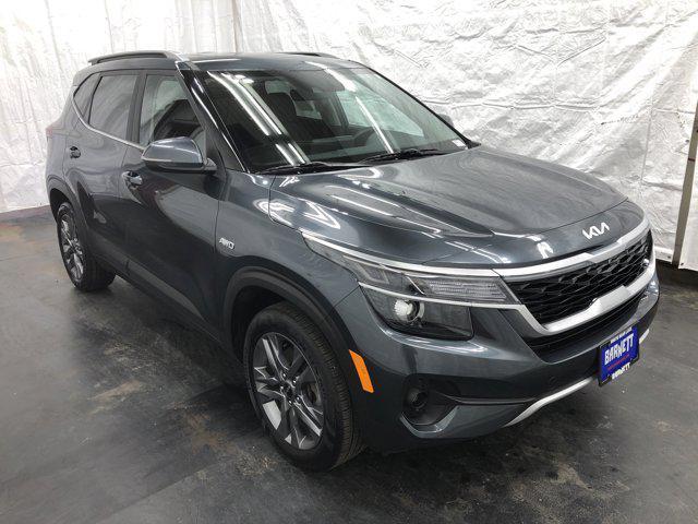 Photo of 2023 Gravity Gray Kia Seltos