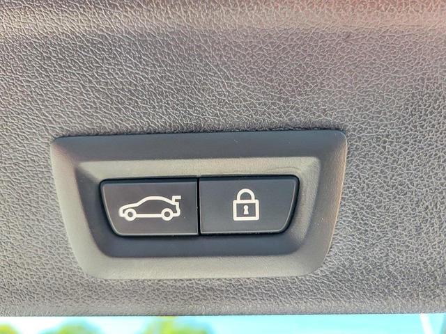 Photo of 2023 Carbon Black Metallic BMW X6