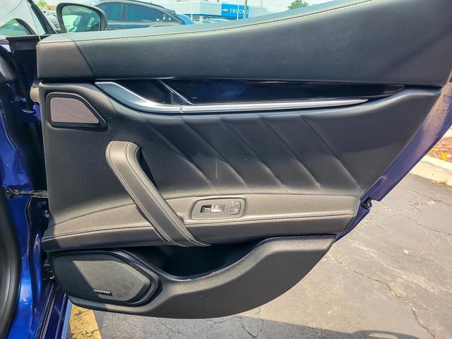 Photo of 2023 Blu Maserati Ghibli