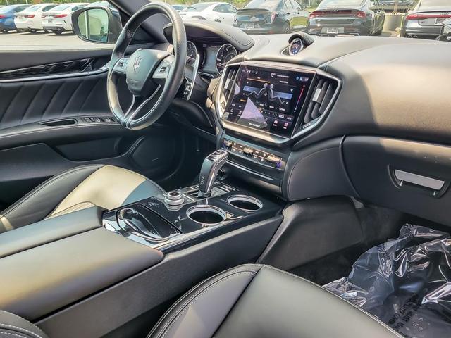 Photo of 2023 Blu Maserati Ghibli