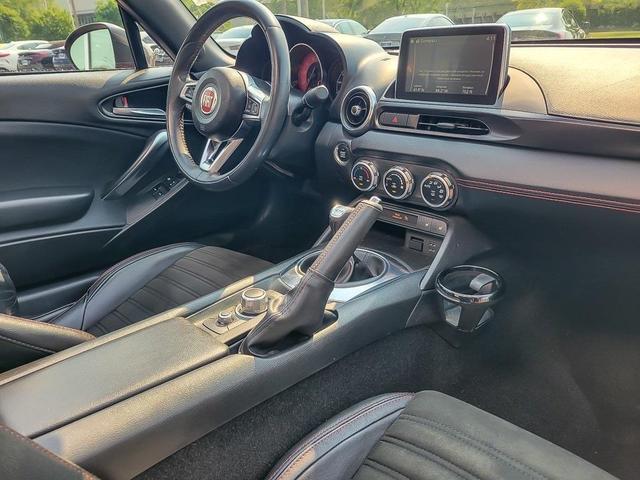 Photo of 2017 Rosso FIAT 124 Spider