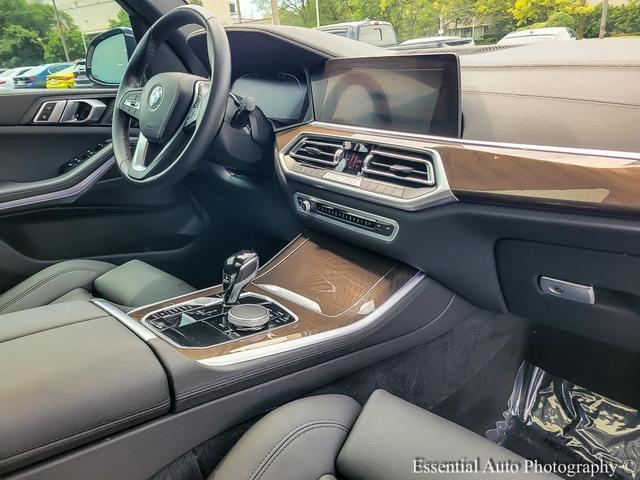 Photo of 2022 Alpine White BMW X5