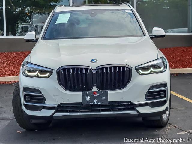Photo of 2022 Alpine White BMW X5