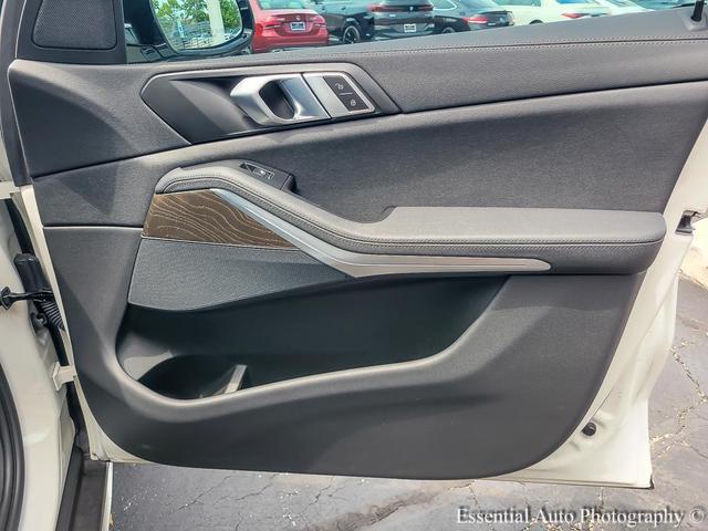 Photo of 2022 Alpine White BMW X5
