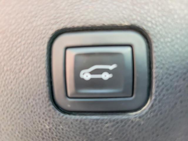 Photo of 2021 Black Cadillac XT6