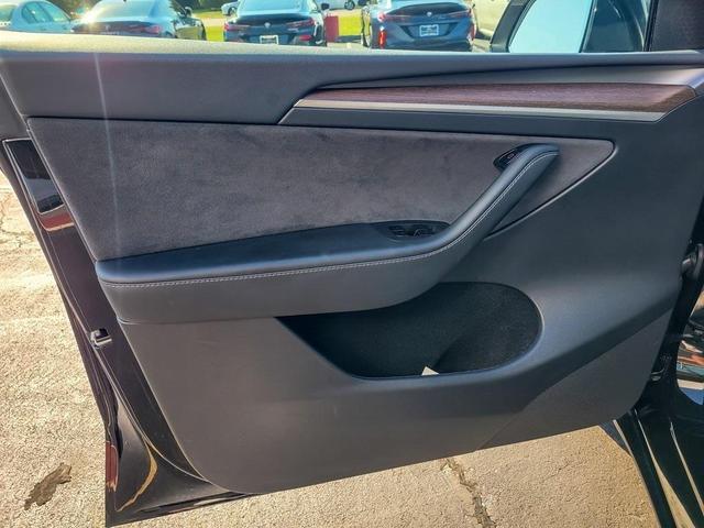 Photo of 2025 Black Tesla Model Y