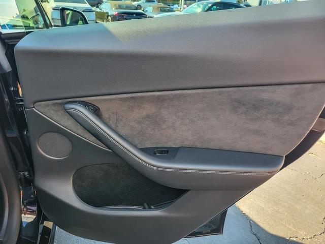 Photo of 2025 Black Tesla Model Y