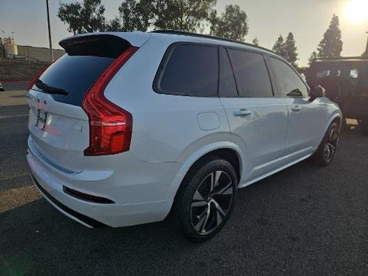 Photo of 2022 White Volvo XC90 Recharge Plug-In Hybrid