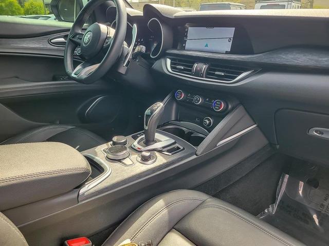 Photo of 2022 Alfa White Alfa Romeo Stelvio