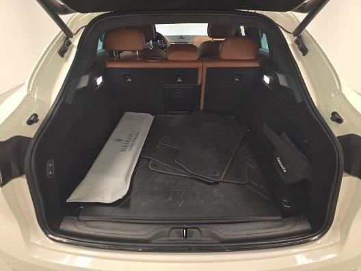 Photo of 2022 White Maserati Levante