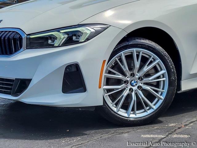 Photo of 2023 Alpine White BMW 330