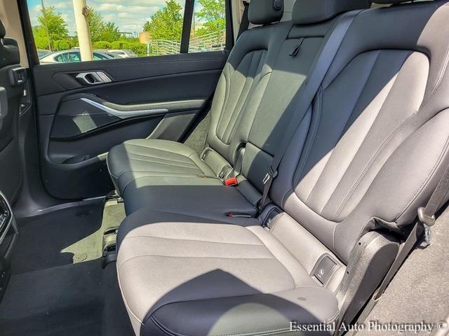 Photo of 2022 Jet Black BMW X7