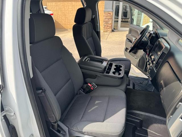 Photo of 2017 White Chevrolet Silverado 1500
