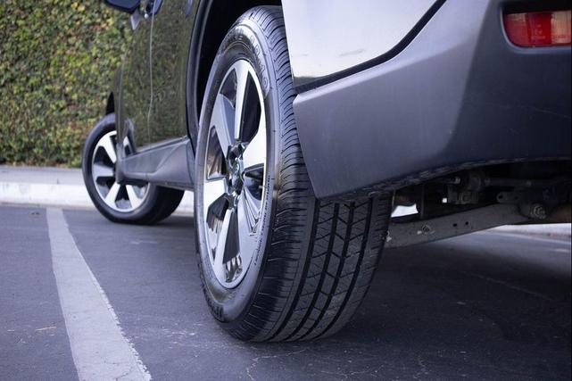 Photo of 2018 Dark Gray Metallic Subaru Forester
