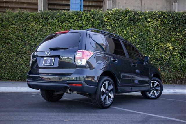Photo of 2018 Dark Gray Metallic Subaru Forester