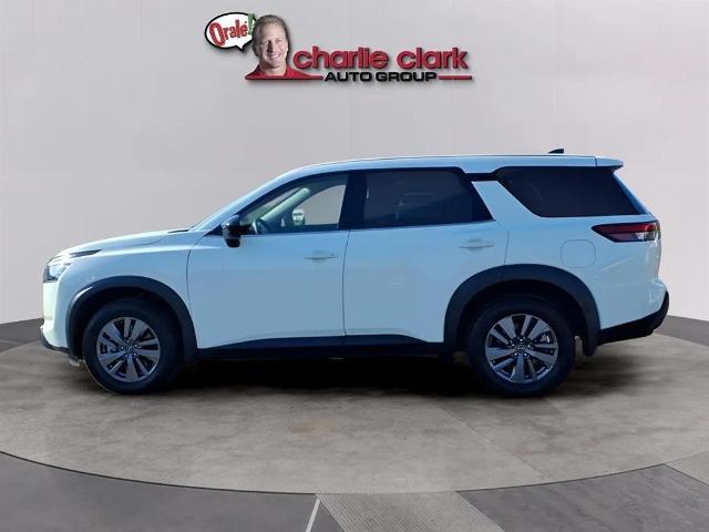 Photo of 2025 Glacier White Nissan Pathfinder