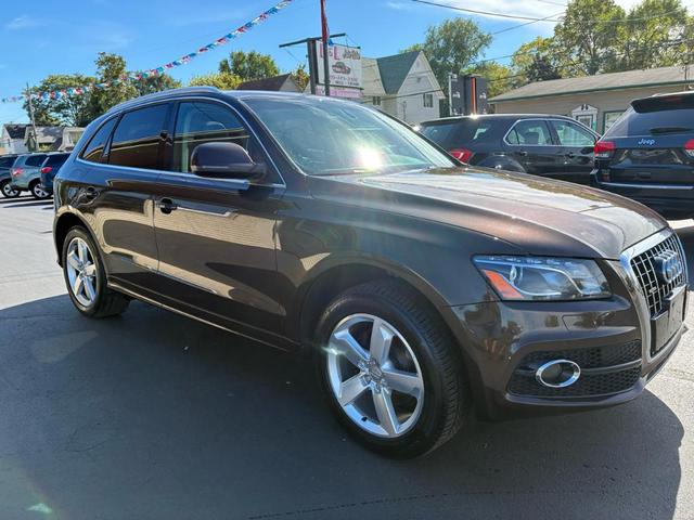 Photo of 2011 Brown Audi Q5