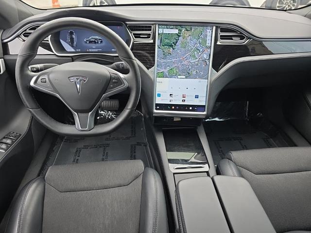 Photo of 2017 Solid Black Tesla Model S