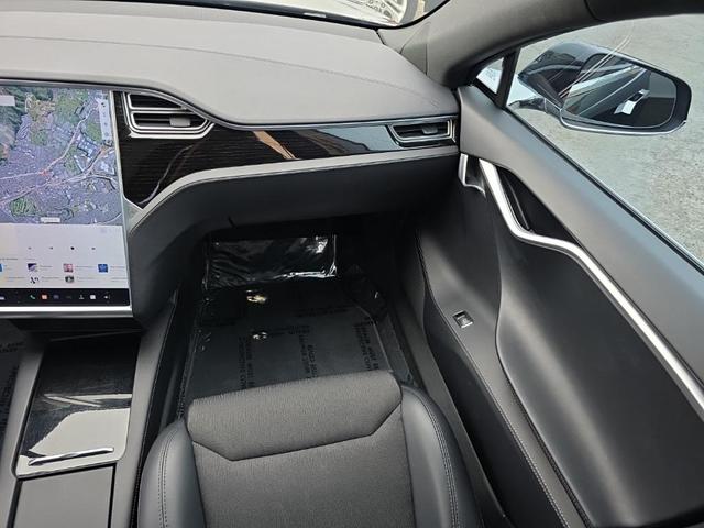 Photo of 2017 Solid Black Tesla Model S